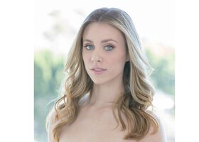 Anya Olsen - أنيا أولسن