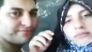 معهد المعلمين - رومانسيات في الصف المدرسي بين استاذ و معلمة في علاقة حب