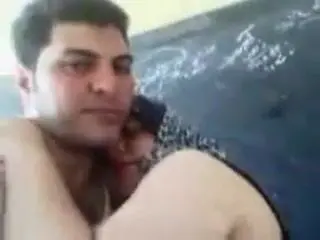 معهد المعلمين - رومانسيات في الصف المدرسي بين استاذ و معلمة في علاقة حب